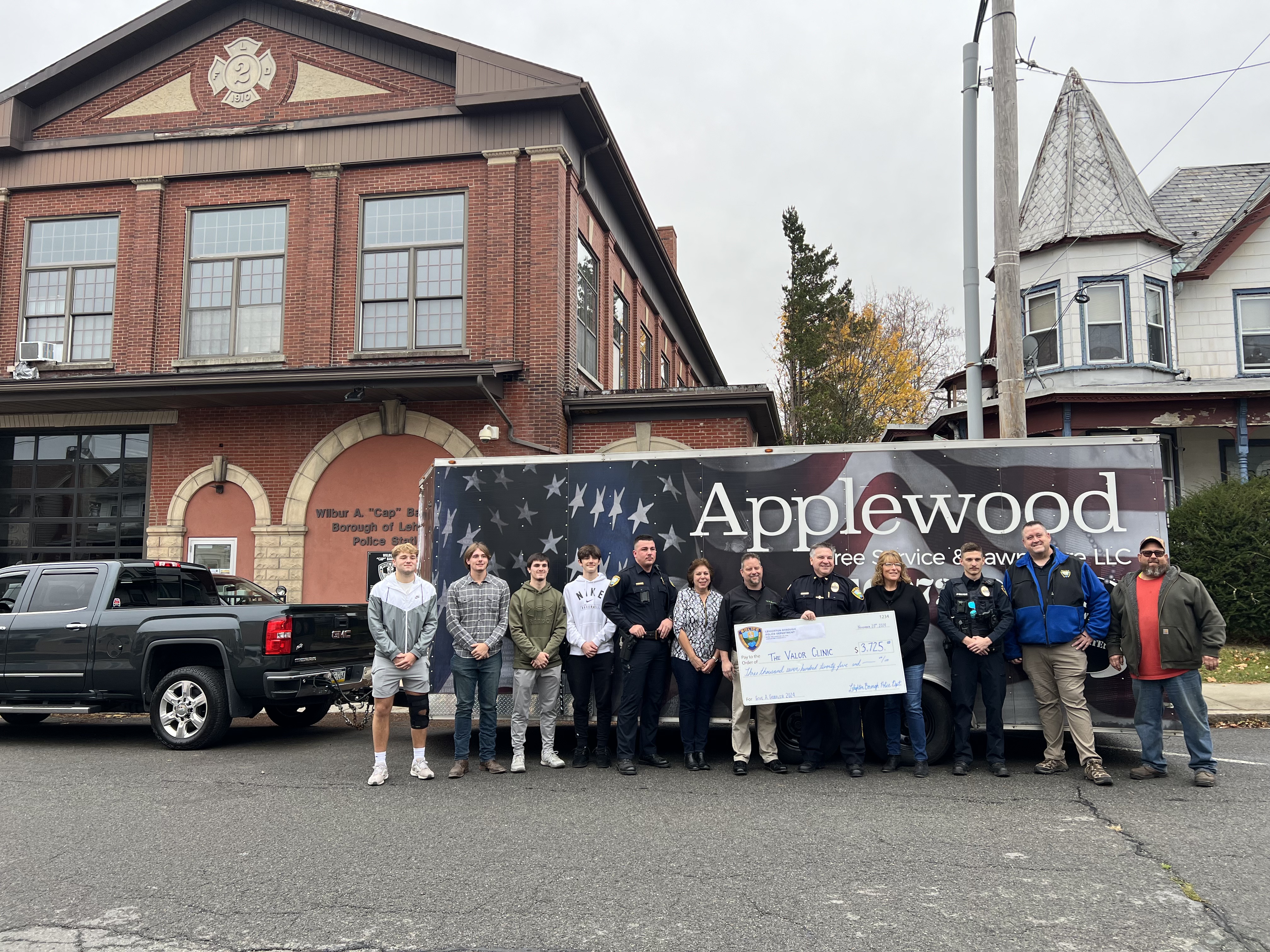 AppleWood tree service and lawn care project photo 8